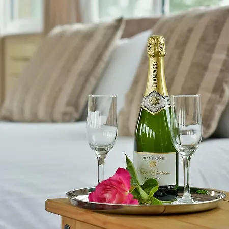 Country Hotel